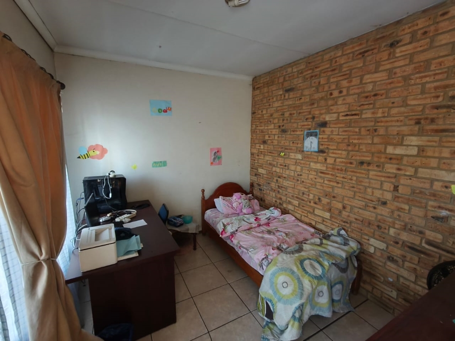 4 Bedroom Property for Sale in Oos Einde North West